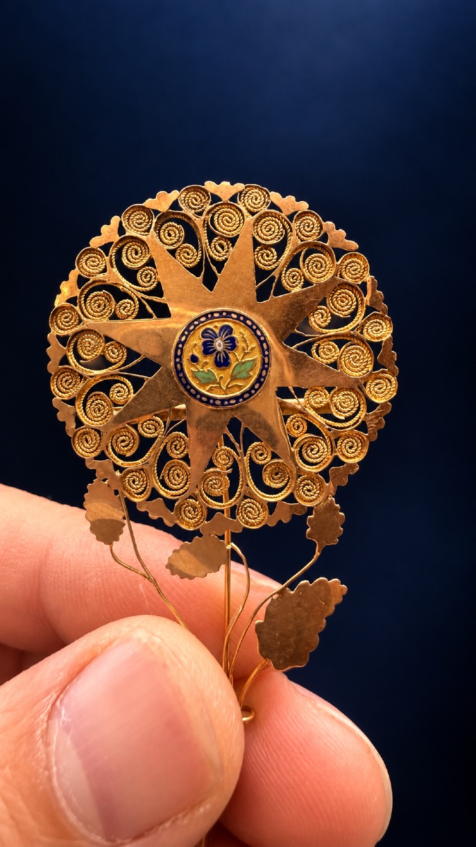 Épingle « Pensée normande » en or 18 carats – XIXe siècle.-photo-2