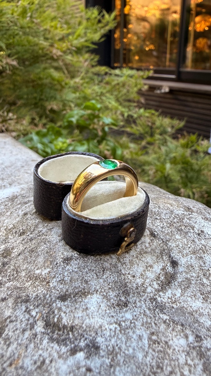 18-karat Gold Ring With An Emerald – Made In France.-photo-1