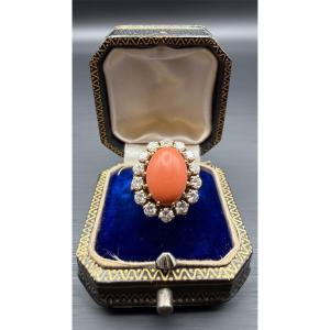 Vintage Ring In 18 Carat Yellow Gold, Coral And Diamonds - 1960s