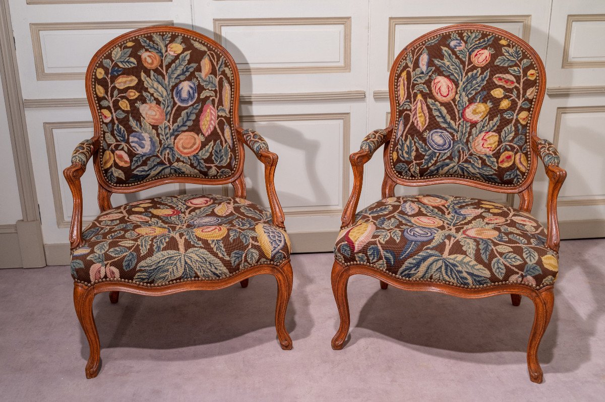 Paire De Fauteuils "à La Reine" De Style Louis XV