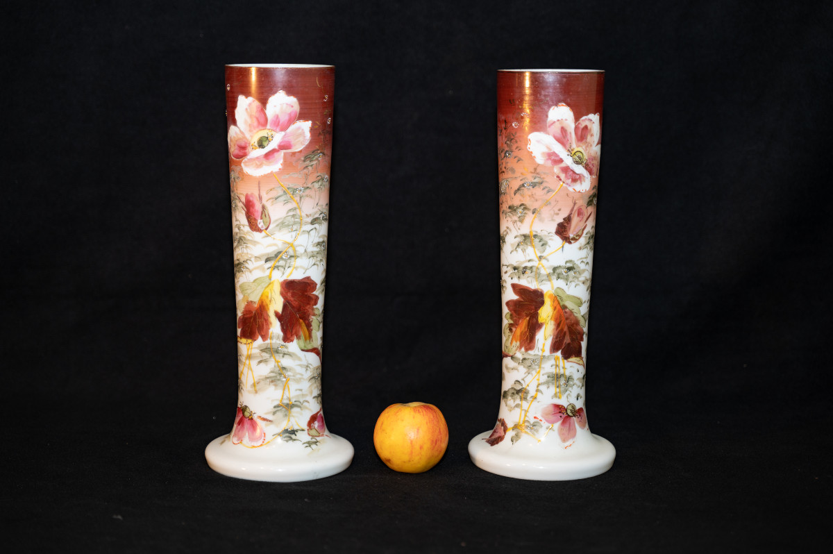 Paire de vases en opaline Art Nouveau