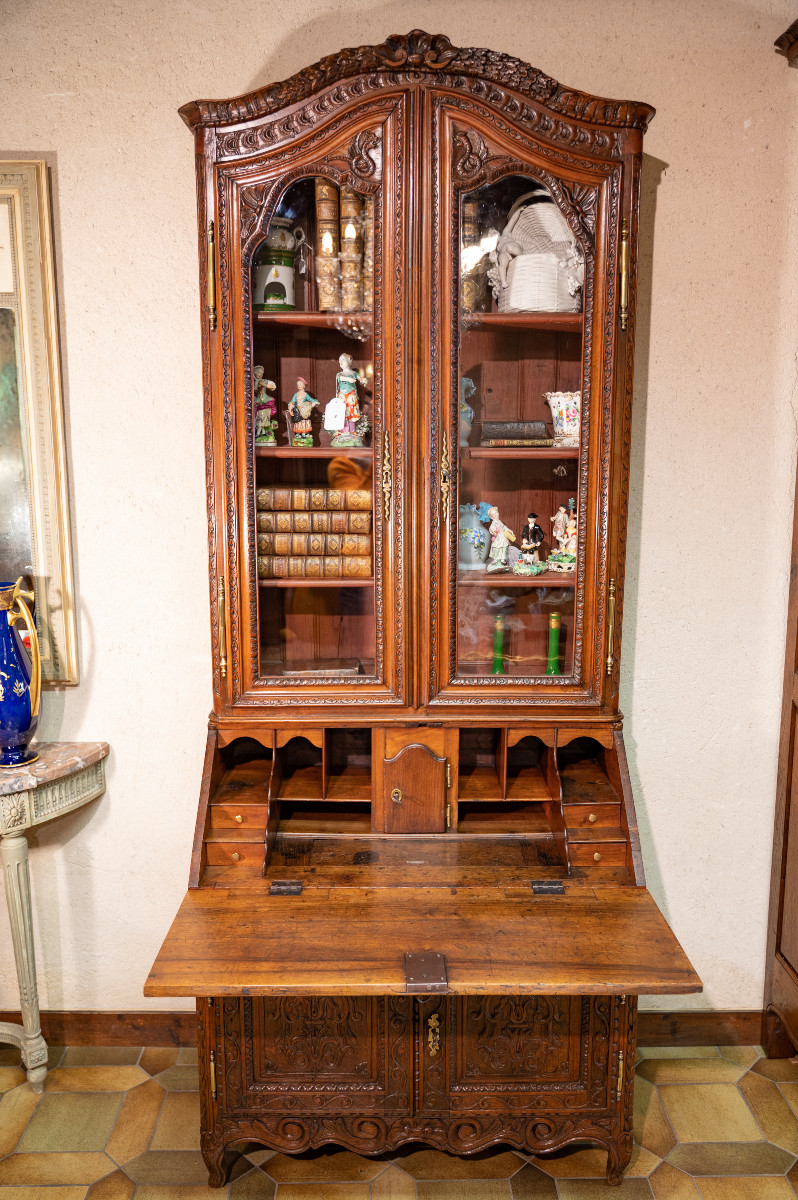 18th Century Walnut Chest Of Drawers From Nantes