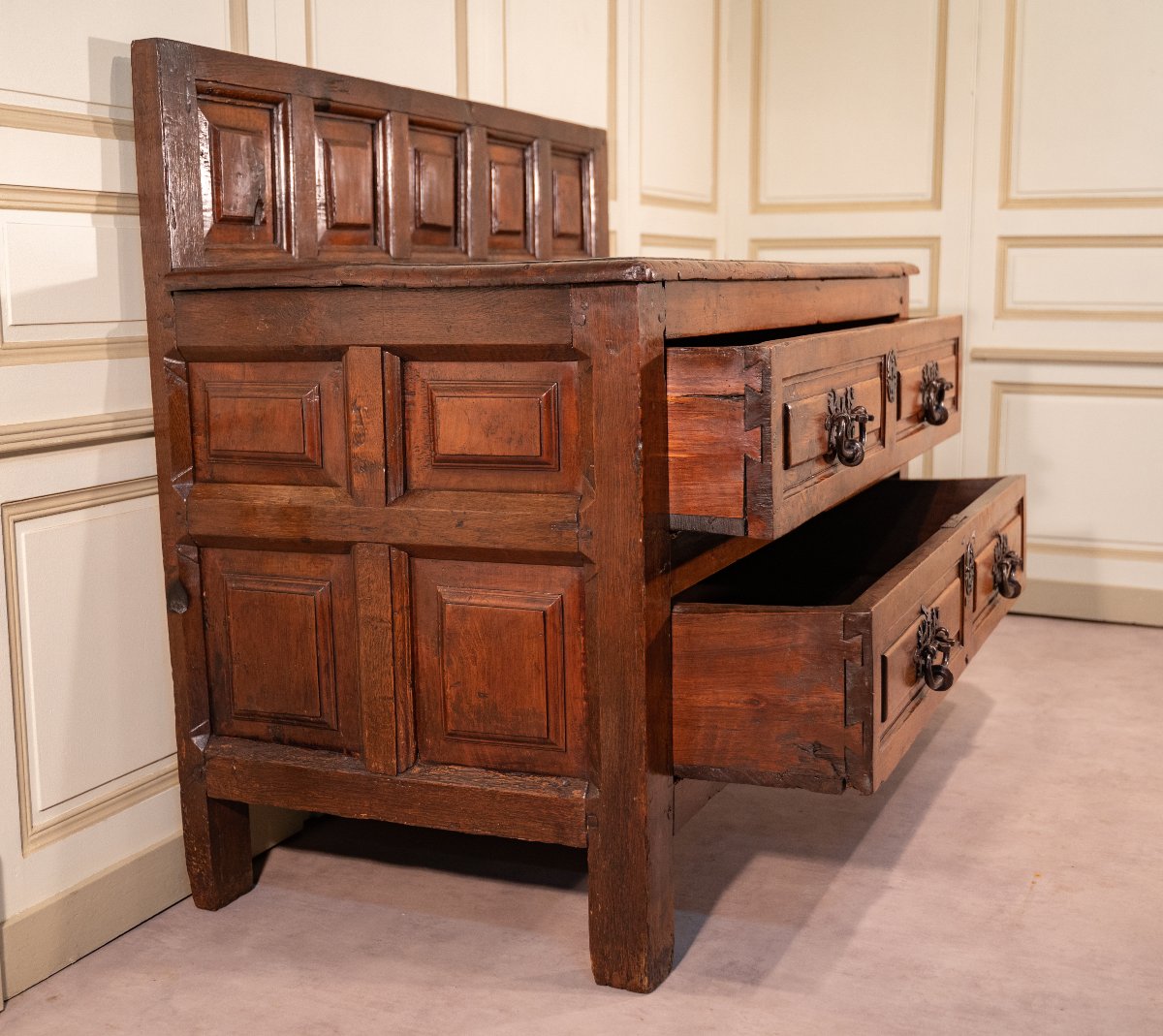 Commode-chasublier à dosseret 17ème-photo-3