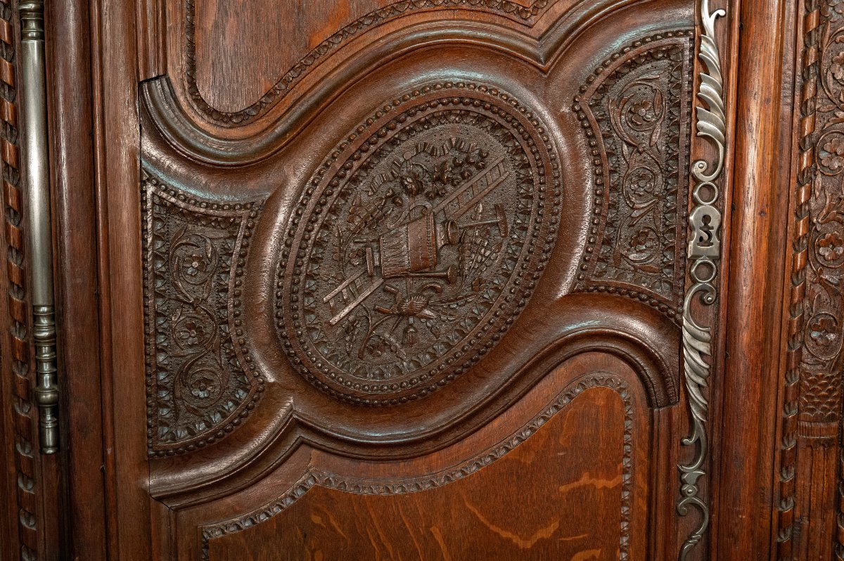 Spectacular Norman Wedding Wardrobe-photo-2