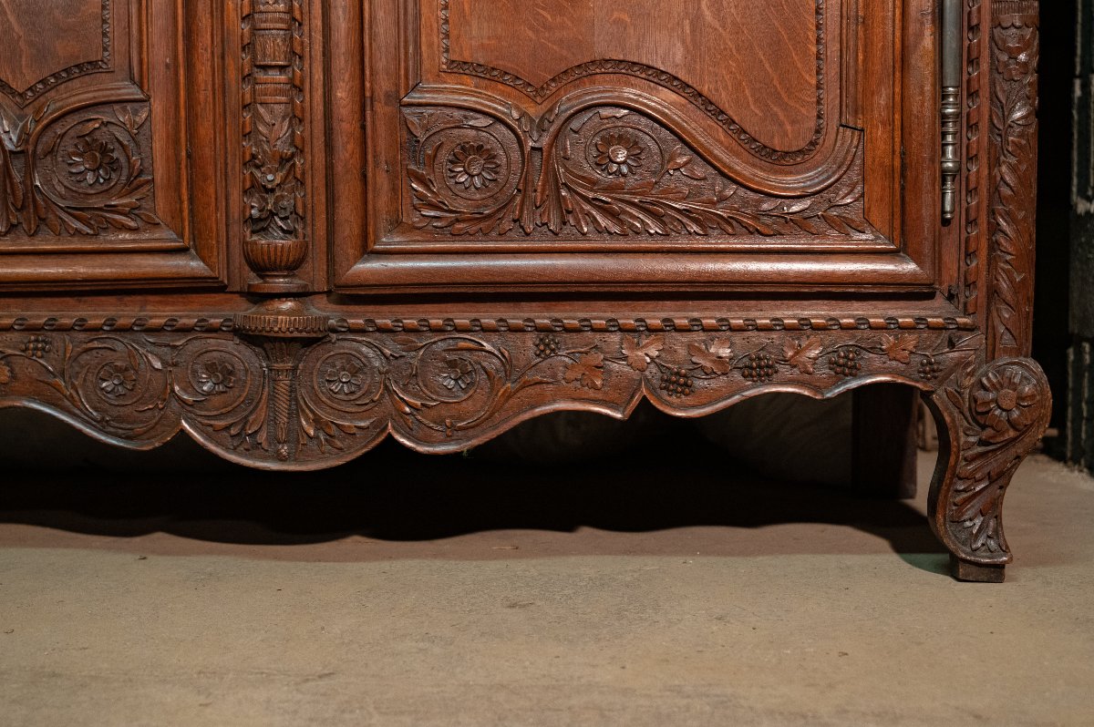 Spectacular Norman Wedding Wardrobe-photo-3