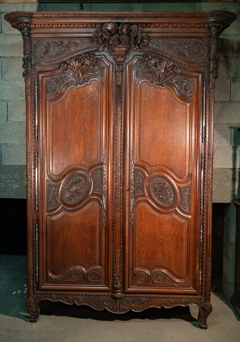 Spectacular Norman Wedding Wardrobe