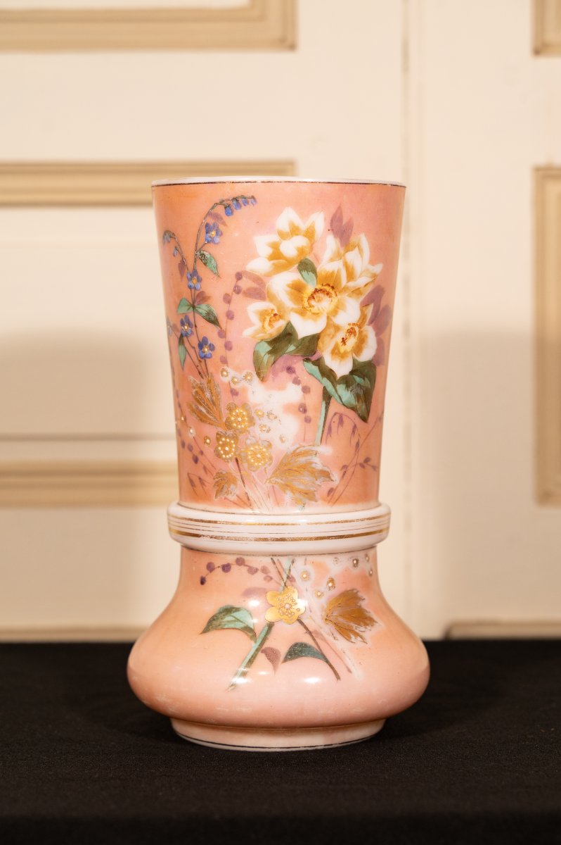 Vase en opaline