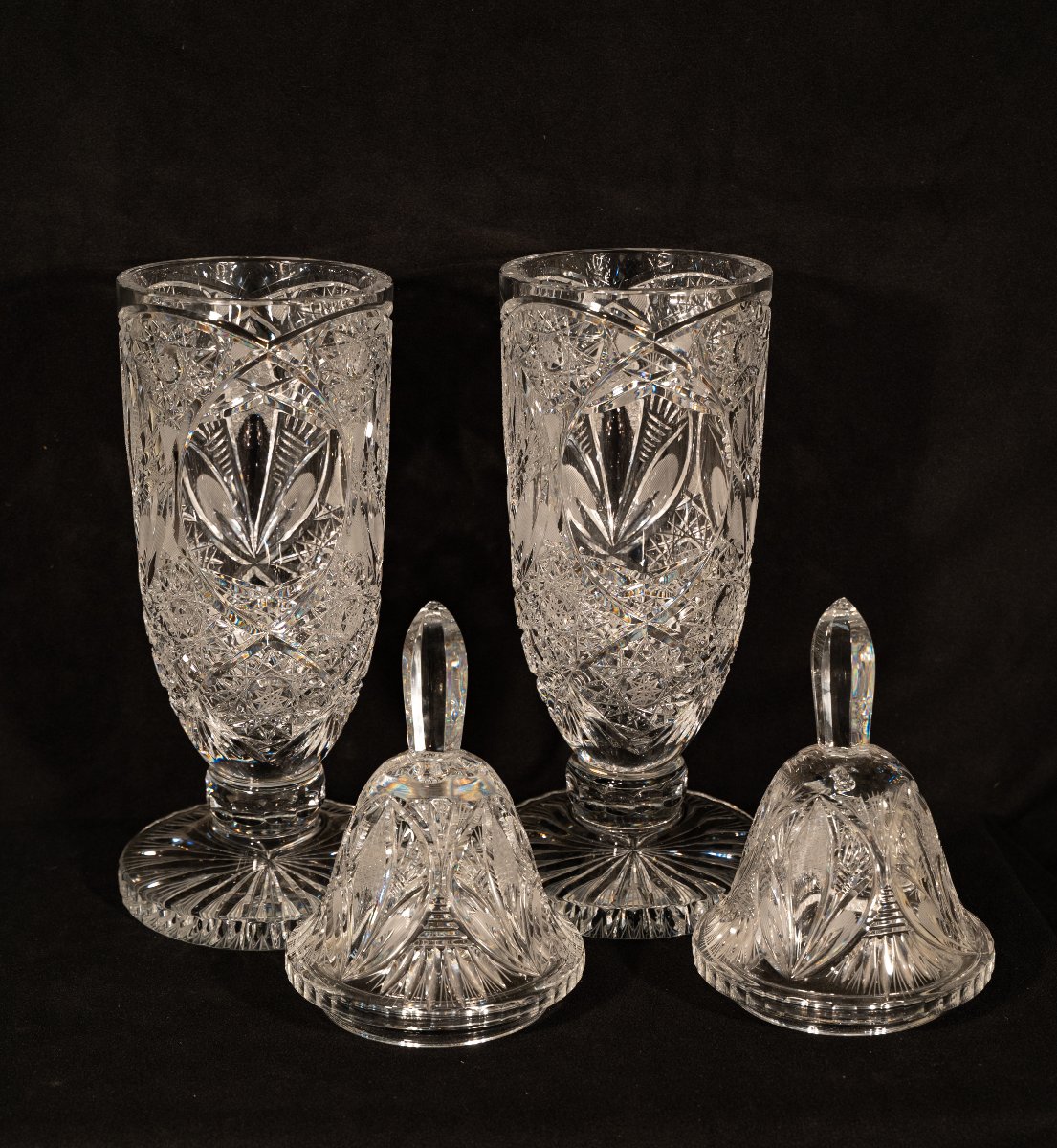 A Fine Pair Of Cut Crystal Vases-photo-3