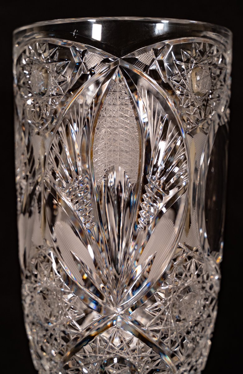 A Fine Pair Of Cut Crystal Vases-photo-4