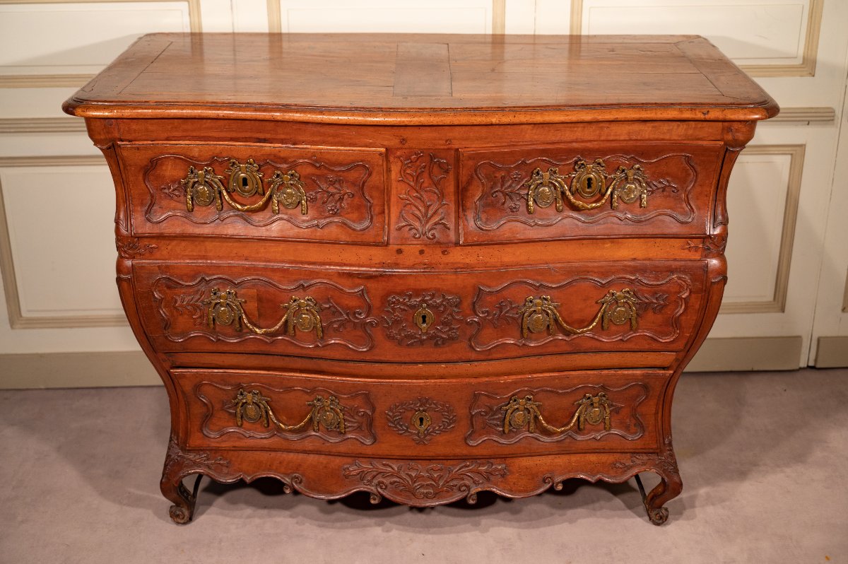 18th-century Louis XV Walnut Chest Of Drawers