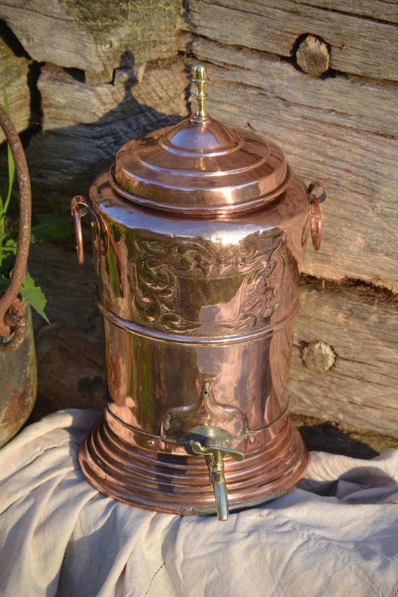 18 Th Table Fountain
