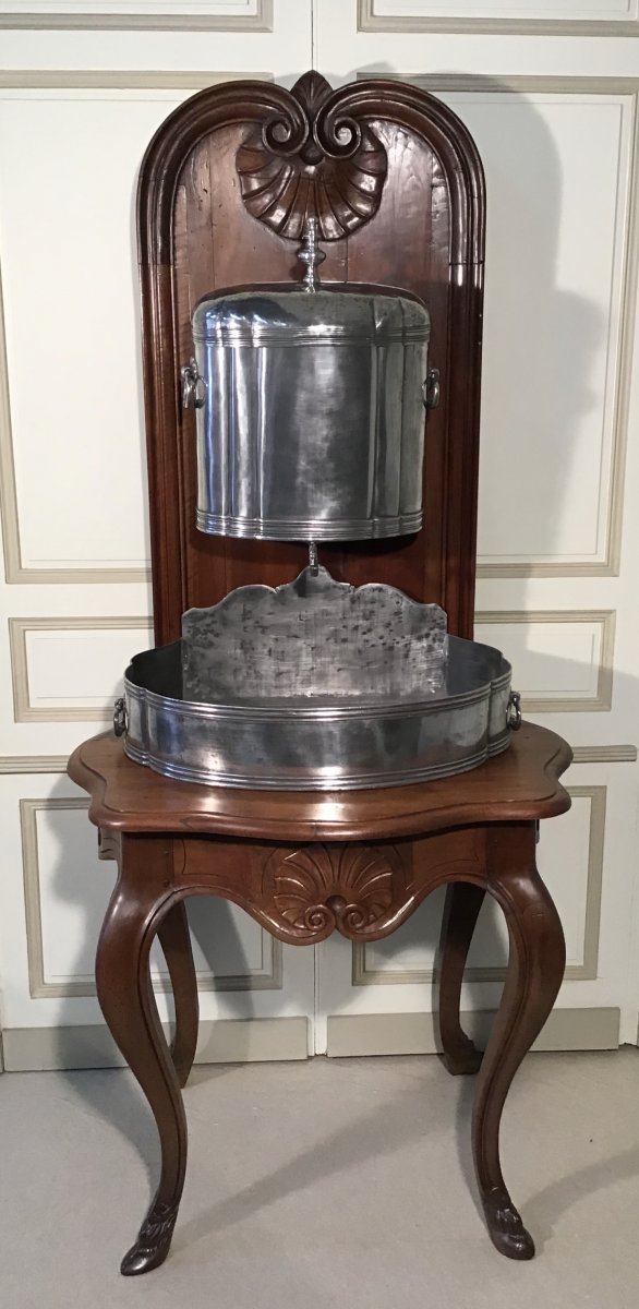 Fountain In Pewter And Walnut Work From The South Of France 18th Time