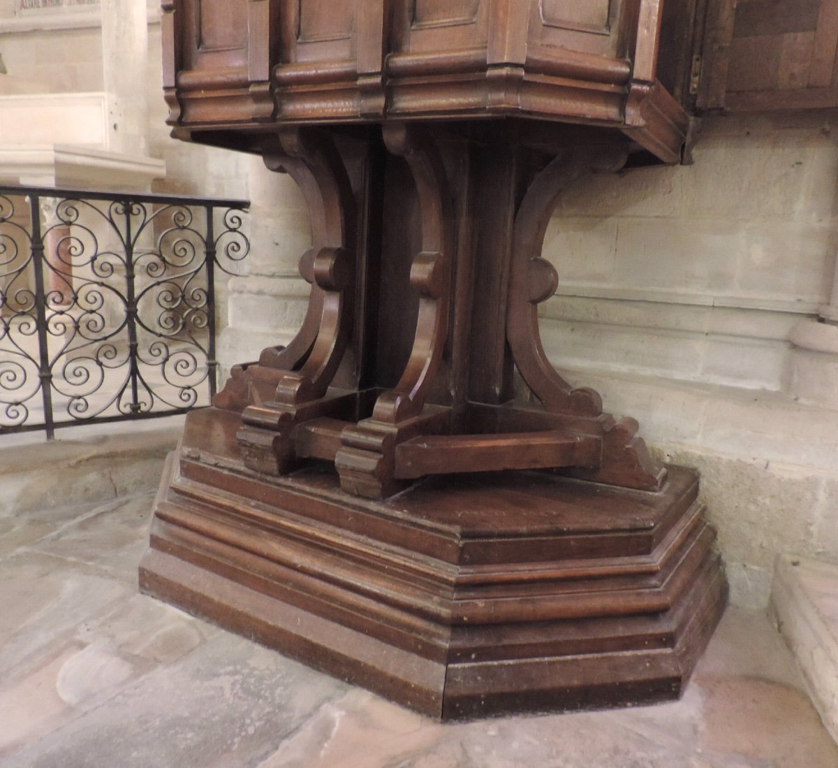 Late 19th Century Oak Church Chair-photo-1