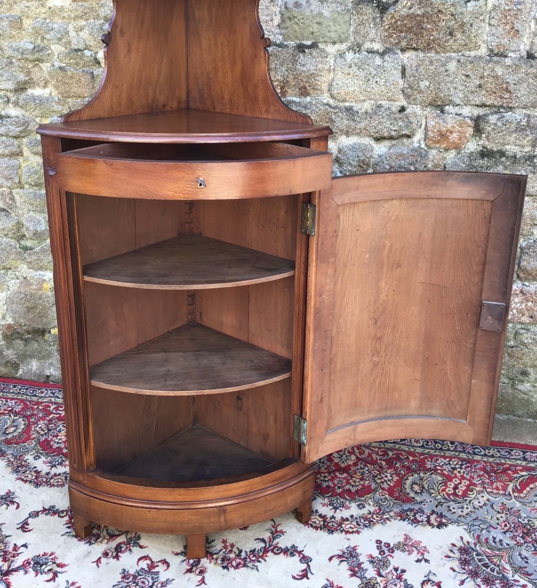 19th Century Curved Presentation Corner-photo-2