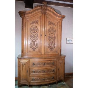 Large Presentation Buffet In Carved Oak