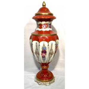 Grand vase d’apparat en porcelaine 