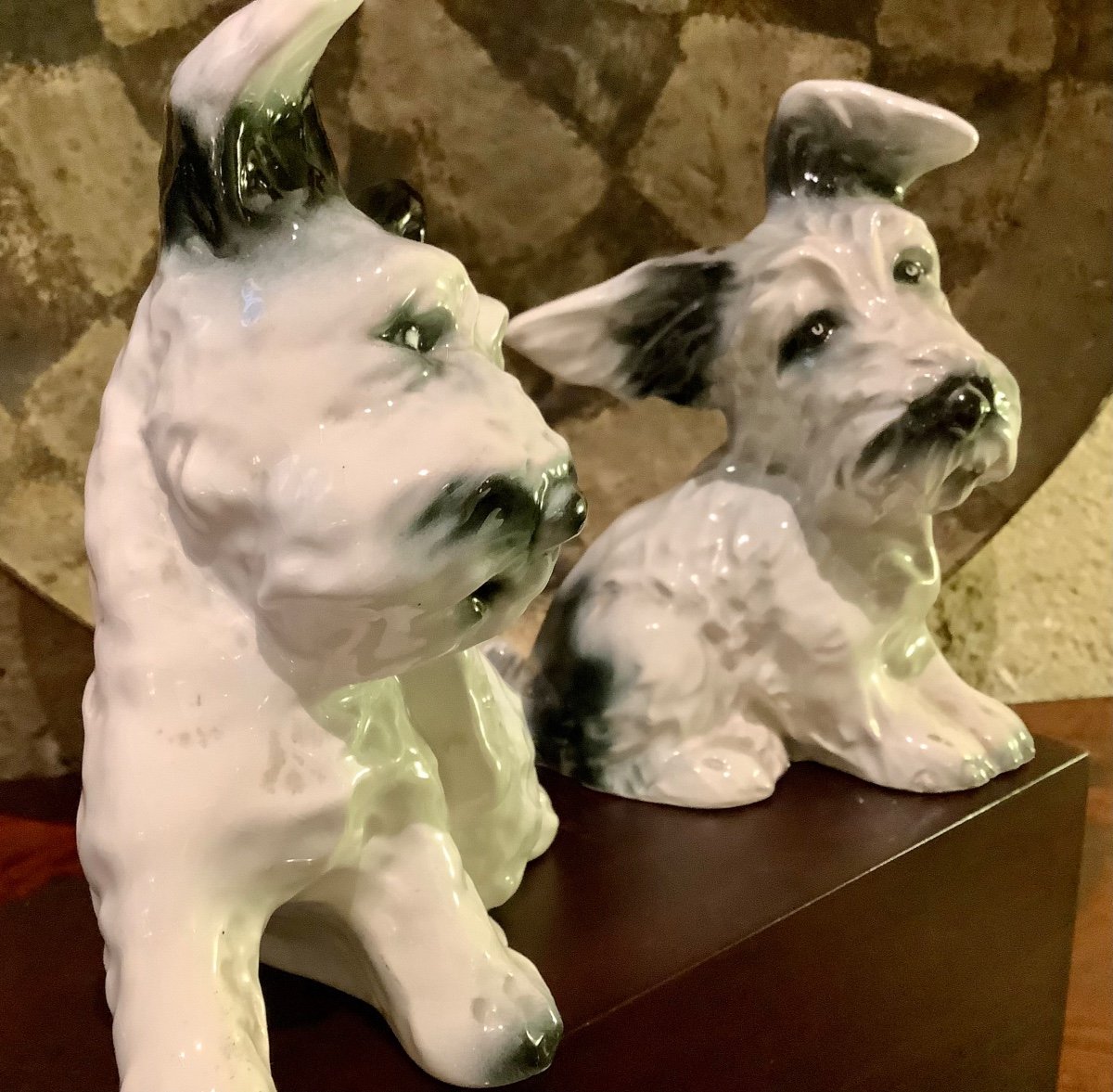 Art Déco, Paire De Grands Chiens Terrier, Scottish-terrier, Barbotine Tchécoslovaque -photo-2