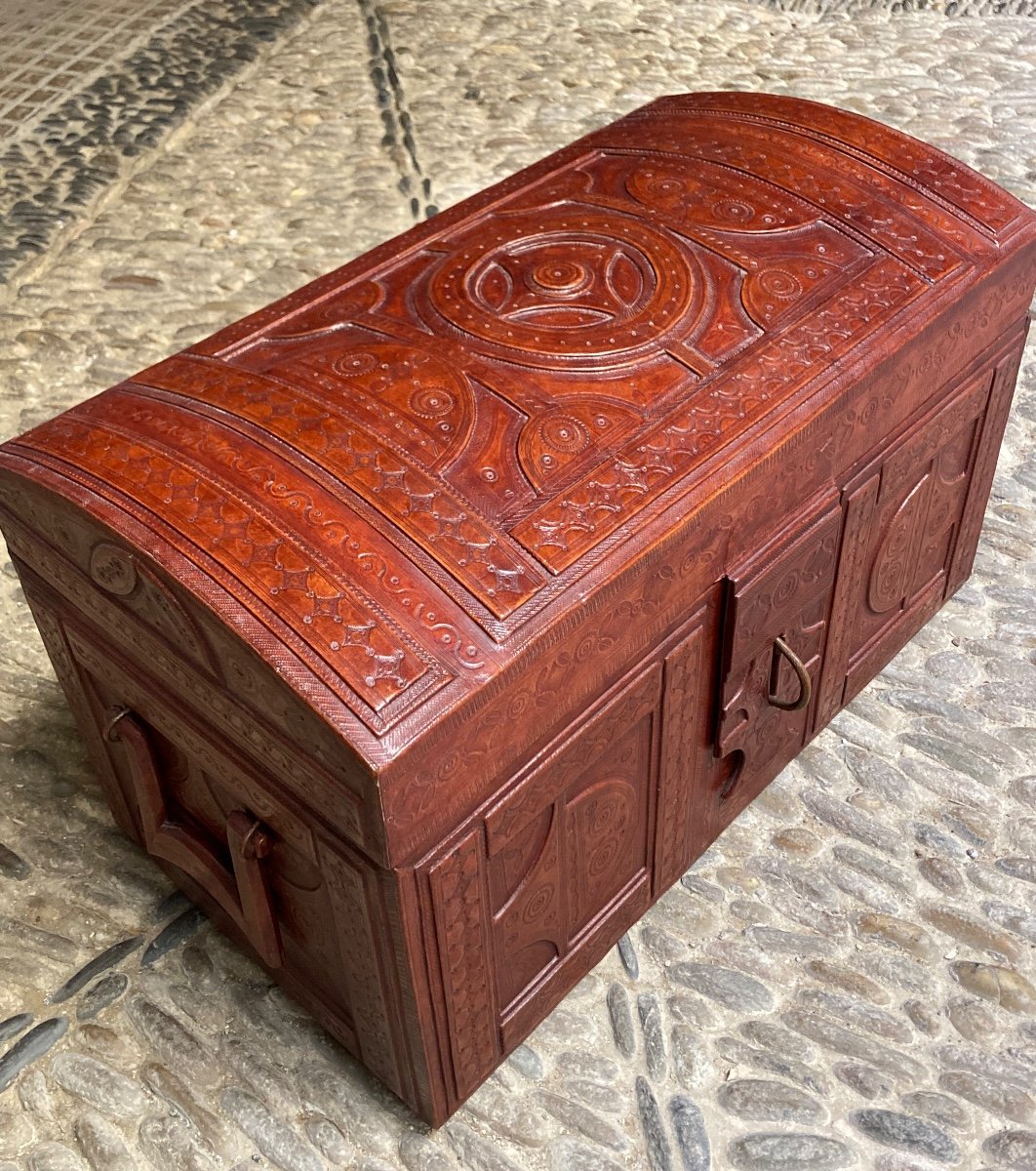 Grand Coffre Touareg Cuir Et Bois 