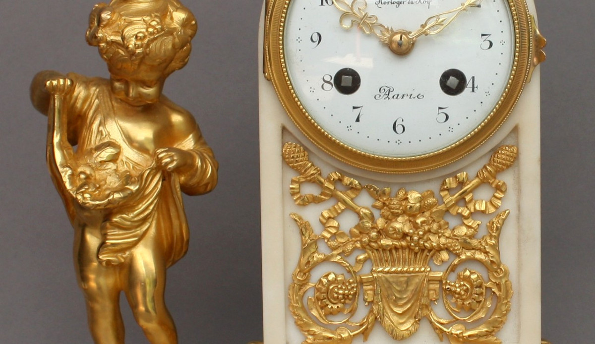 Charmante pendule Louis XVI, Festeau le jeune, en marbre blanc et bronze doré-photo-3