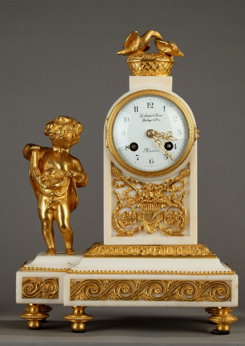 Charmante pendule Louis XVI, Festeau le jeune, en marbre blanc et bronze doré