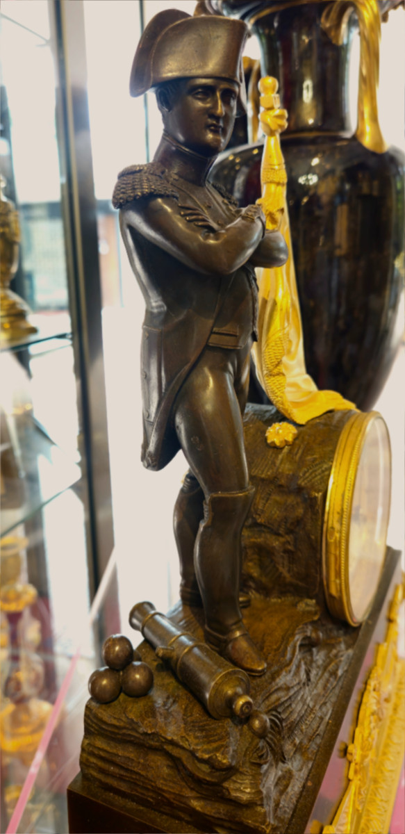 Important Clock Representing Napoleon Bonaparte, In Gilded And Patinated Bronze-photo-2