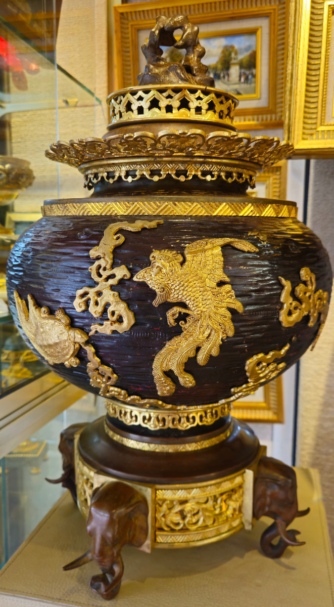 Magnificent Potpourri Censer Patined And Gilt Bronze - Vietnam, Late 19th/early 20th Century 