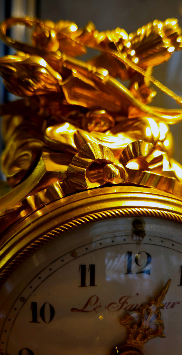 Charmante petite pendule Louis XVI en marbre de Carrare et bronze doré signée LE FAUCHEUR-photo-2