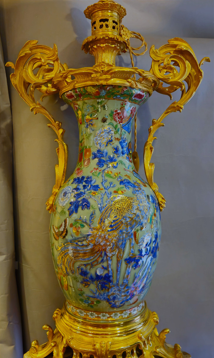 Important Chinese Porcelain Vase With Polychrome And Gold Decoration, Mounted In Gilt Bronze, 19th Century.