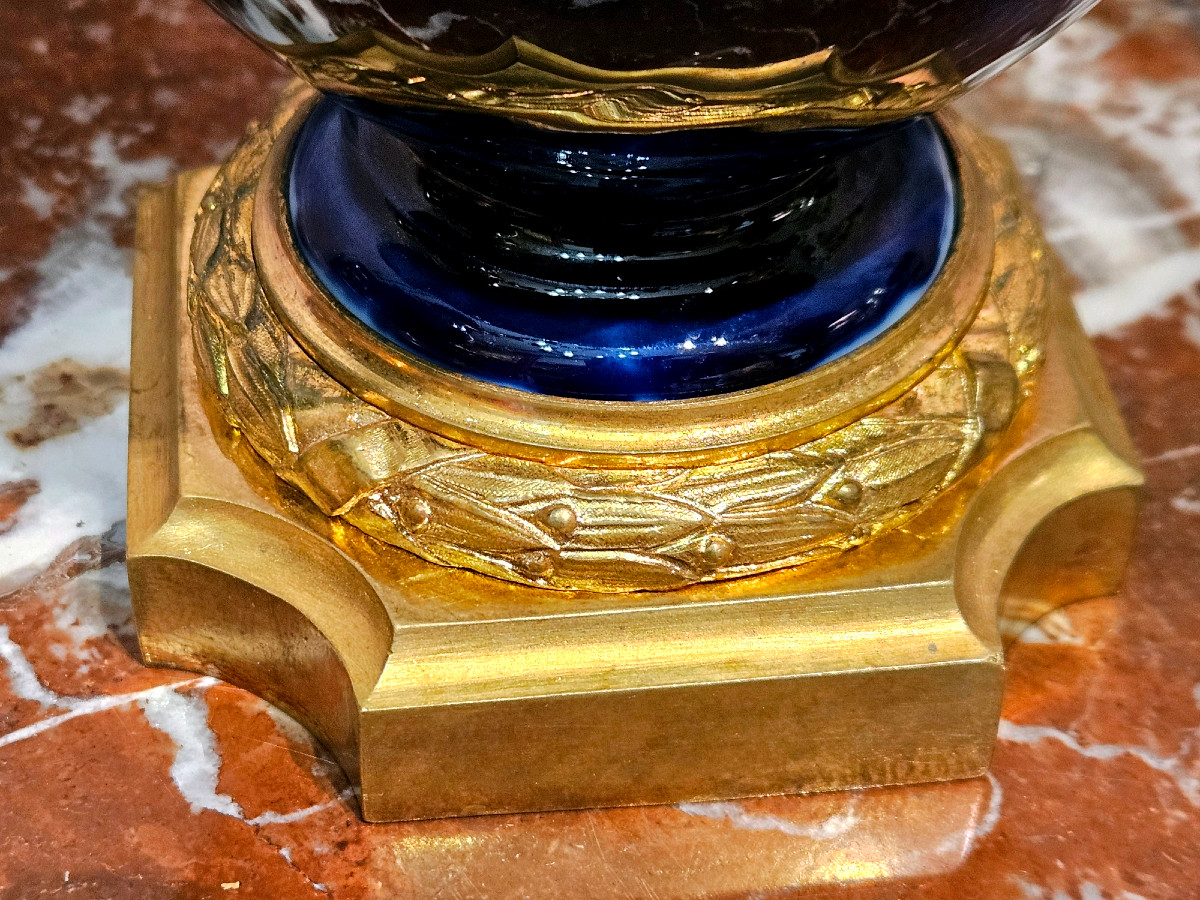 Paire de vases de Sèvres  montés en bronzes dorés signés Picard-photo-3