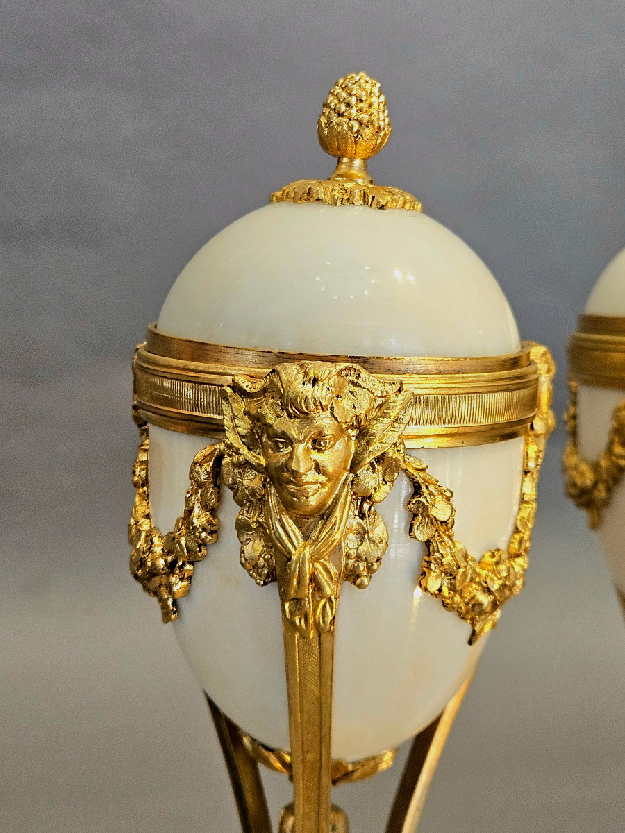 paire de cassolettes- bougeoirs- réversibles en marbre de Carrare et bronze doré-photo-4