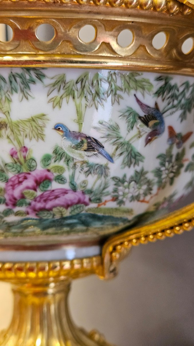 Mounted Cup In Famille Rose Porcelain With Gilt Bronze Decoration-photo-3