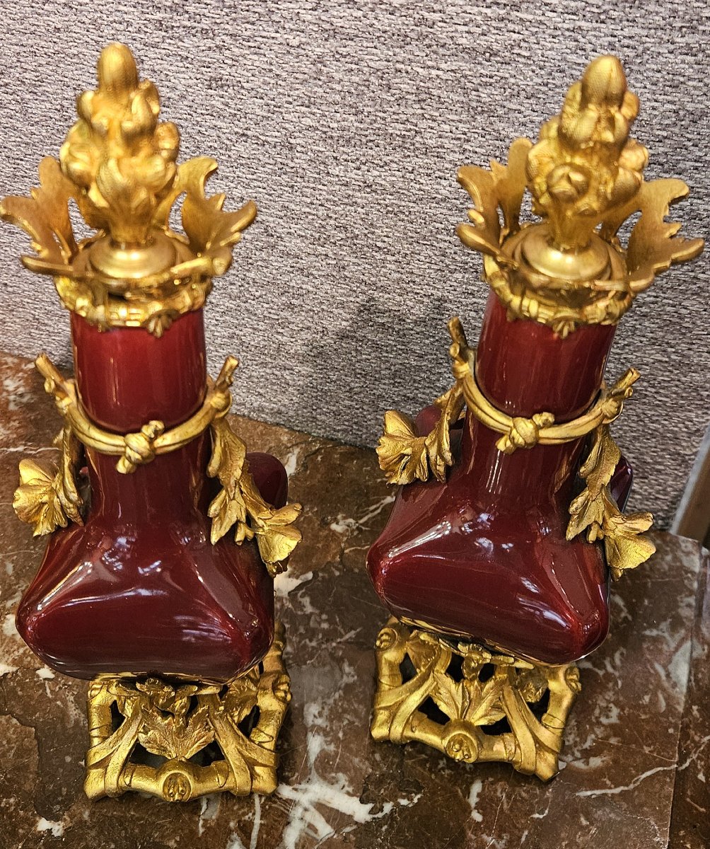 Paire de flacons en porcelaine "sang de boeuf", monture en bronze doré, Napoléon III-photo-2