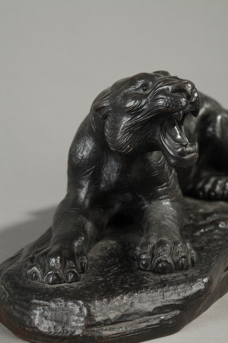  Lioness Signed Carvin In Bronze-photo-1