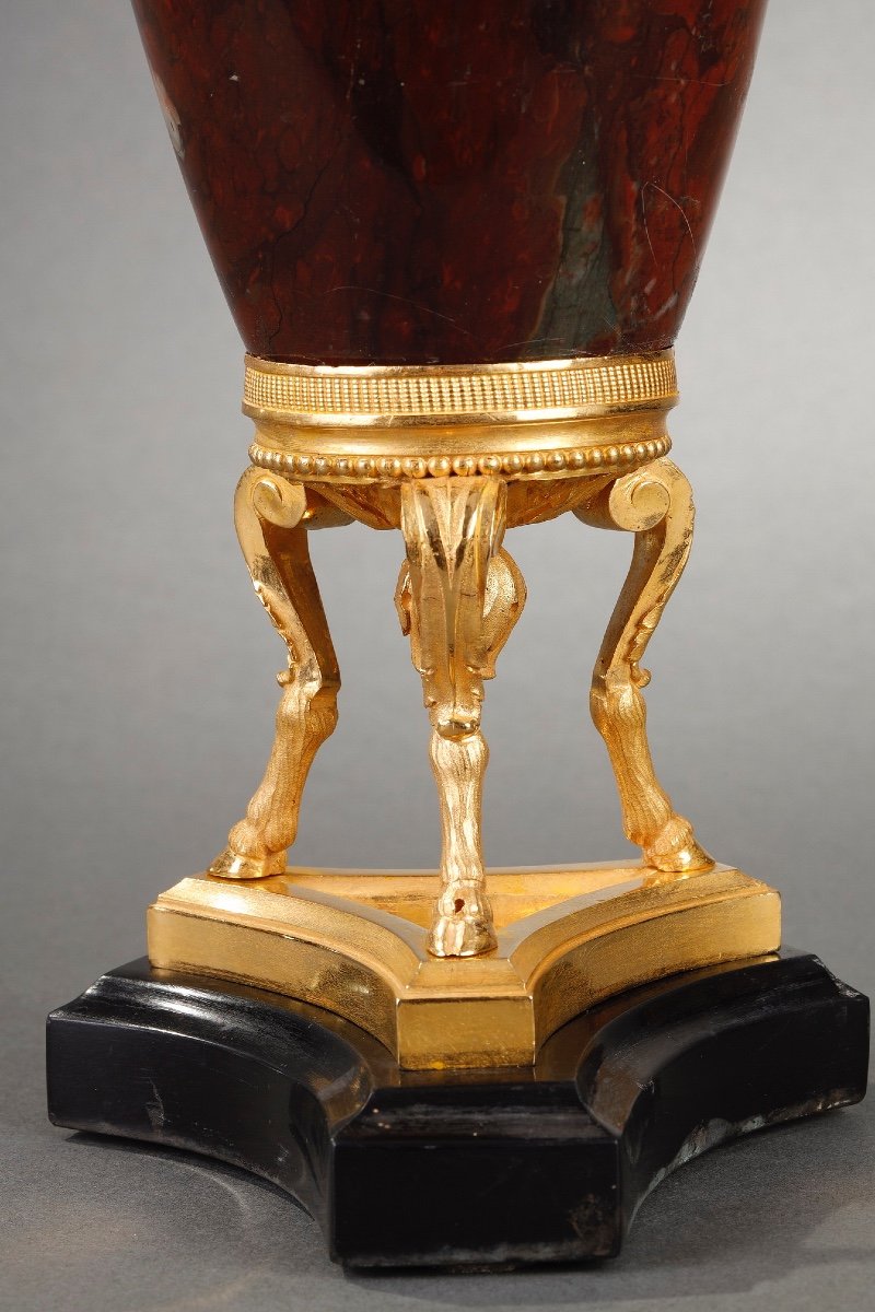 Neo-classical Incense Burner In Morello Cherry Marble And Gilded Bronze-photo-4