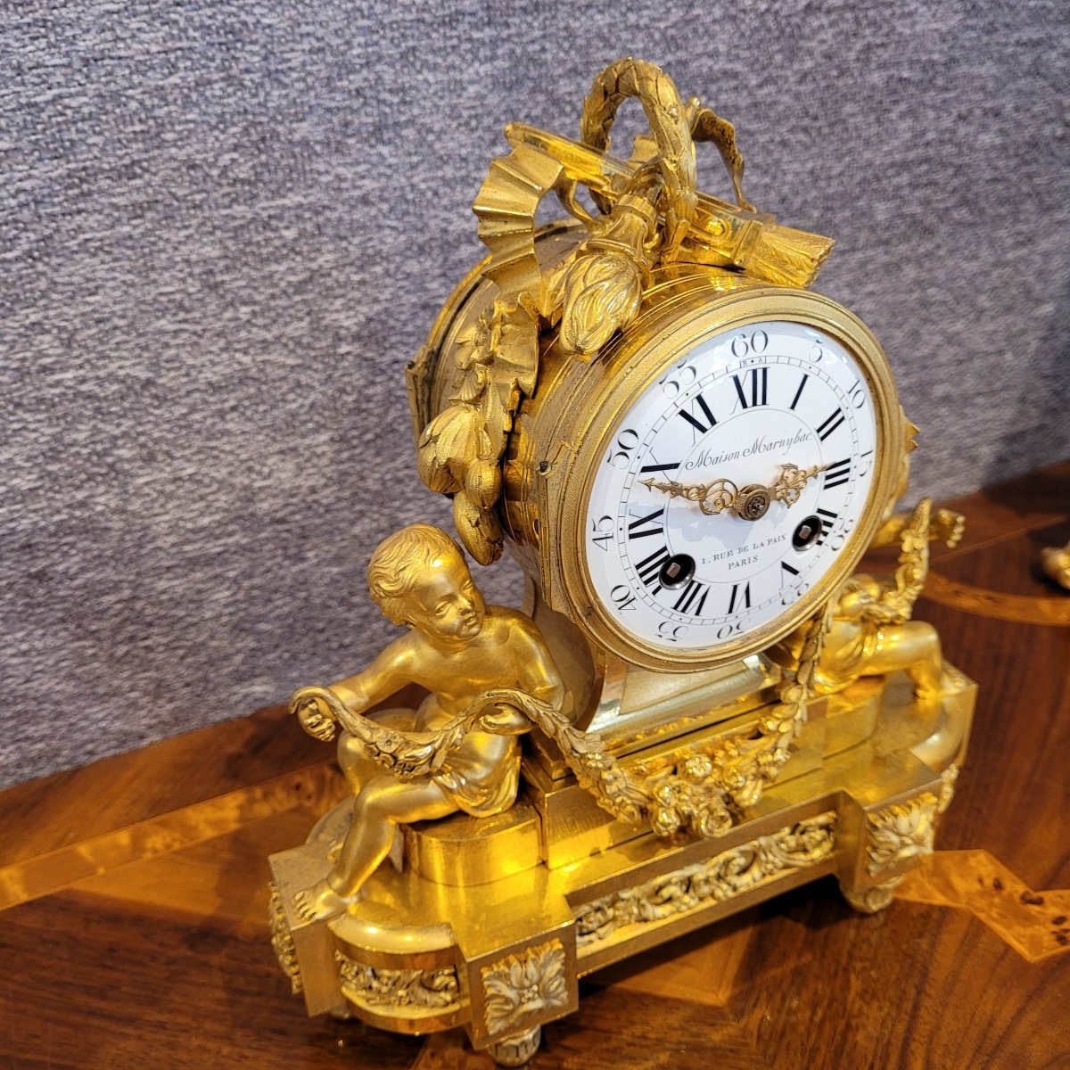 Garniture Aux Putti; Maison Marnyhac-photo-5