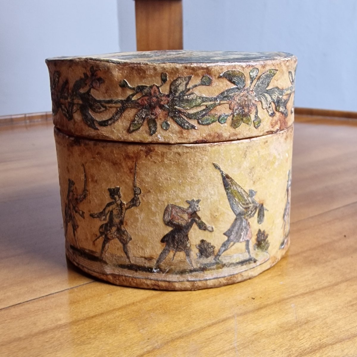 Painted Cardboard Powder Box – Military Scenes – Louis XV Period, 18th Century-photo-3