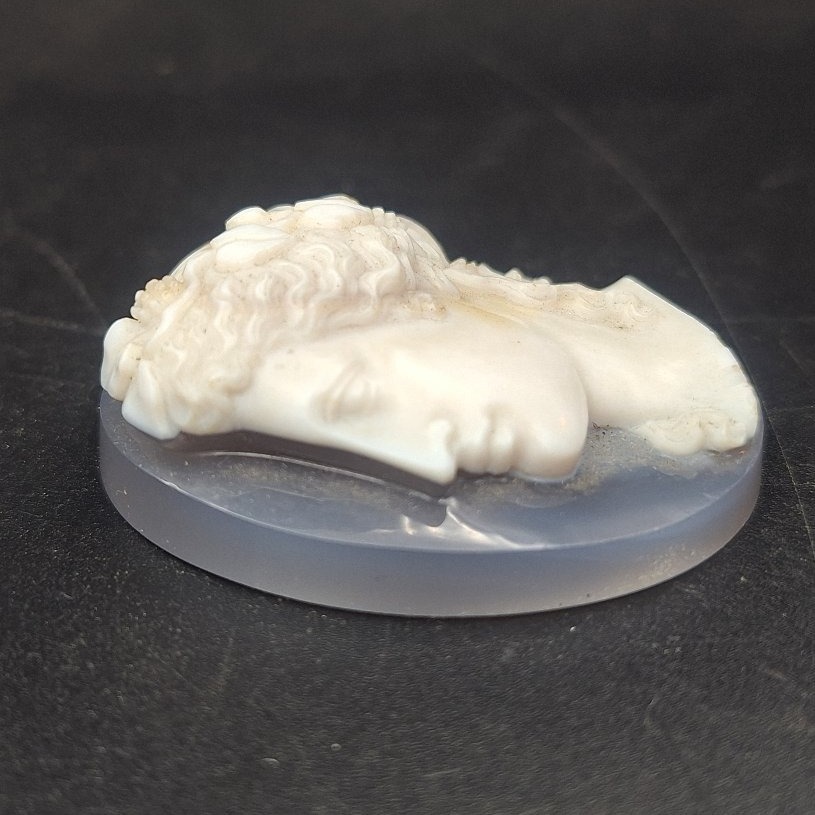 Two-layer Hardstone Cameo – Female Profile In The Classical Style – 19th Century-photo-2