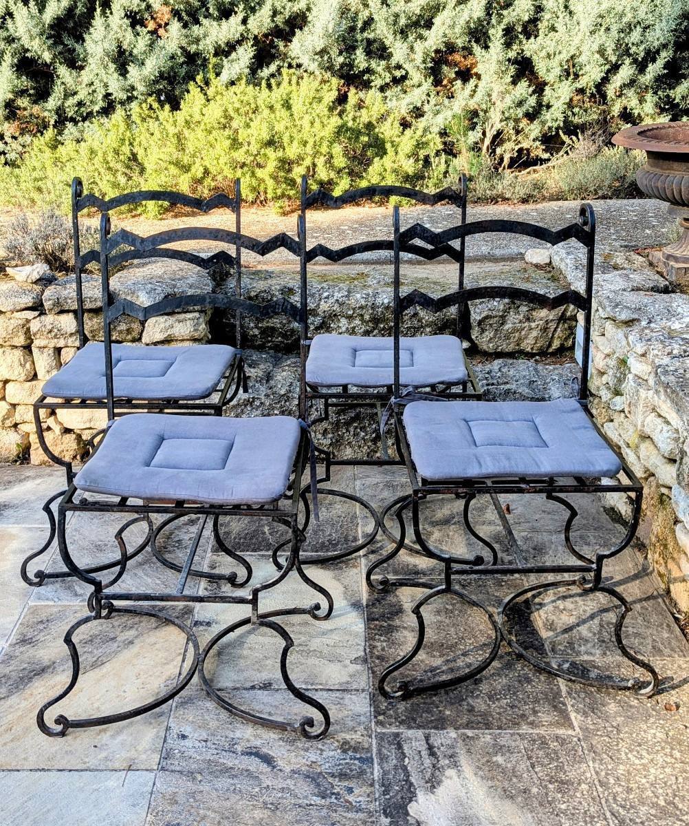 Ensemble de 4 Chaises en fer forgé néoclassiques années 50