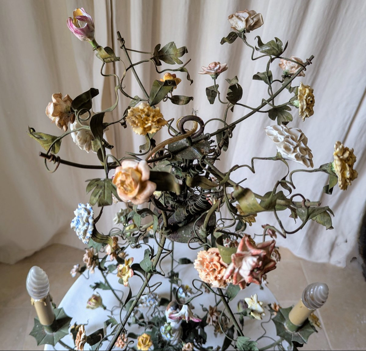 Lustre cage avec feuillage et fleurs et oiseau-photo-3