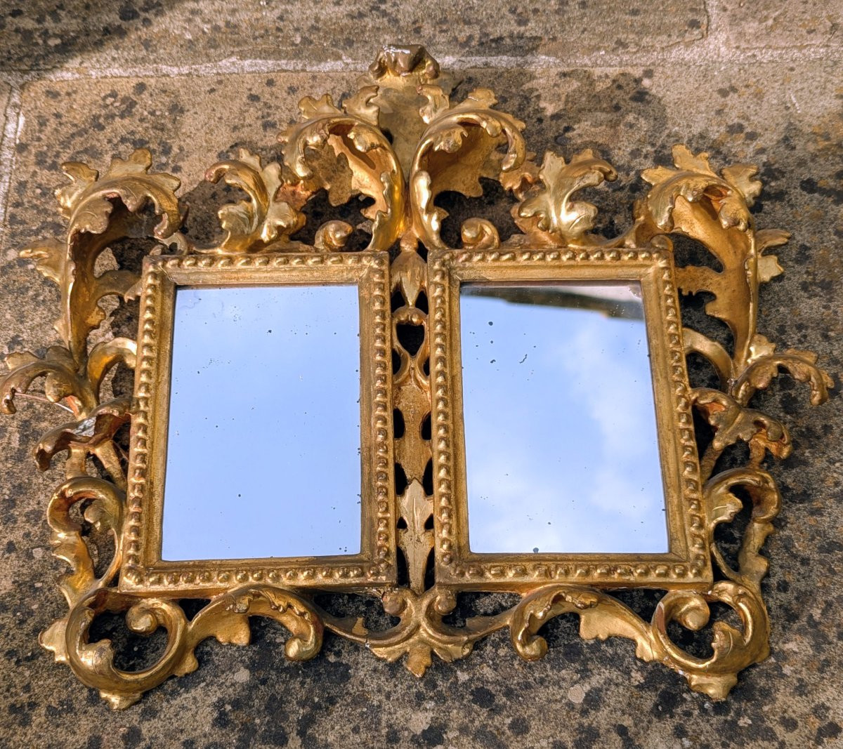 Cadre italien en bois sculpté et doré avec double miroir -photo-3