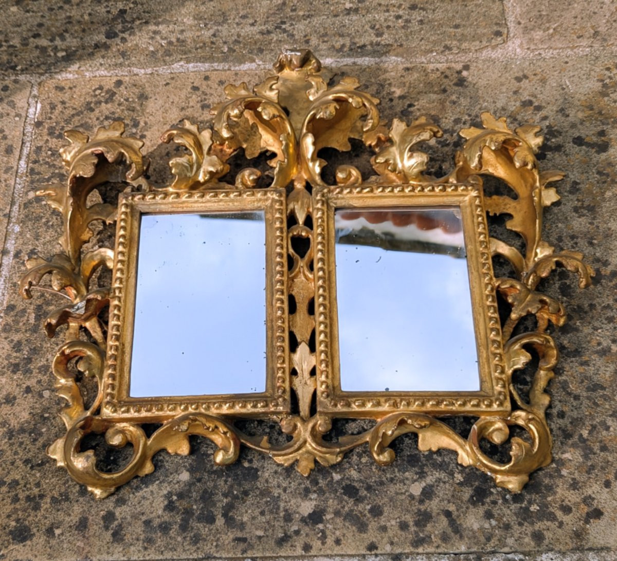 Cadre italien en bois sculpté et doré avec double miroir -photo-4