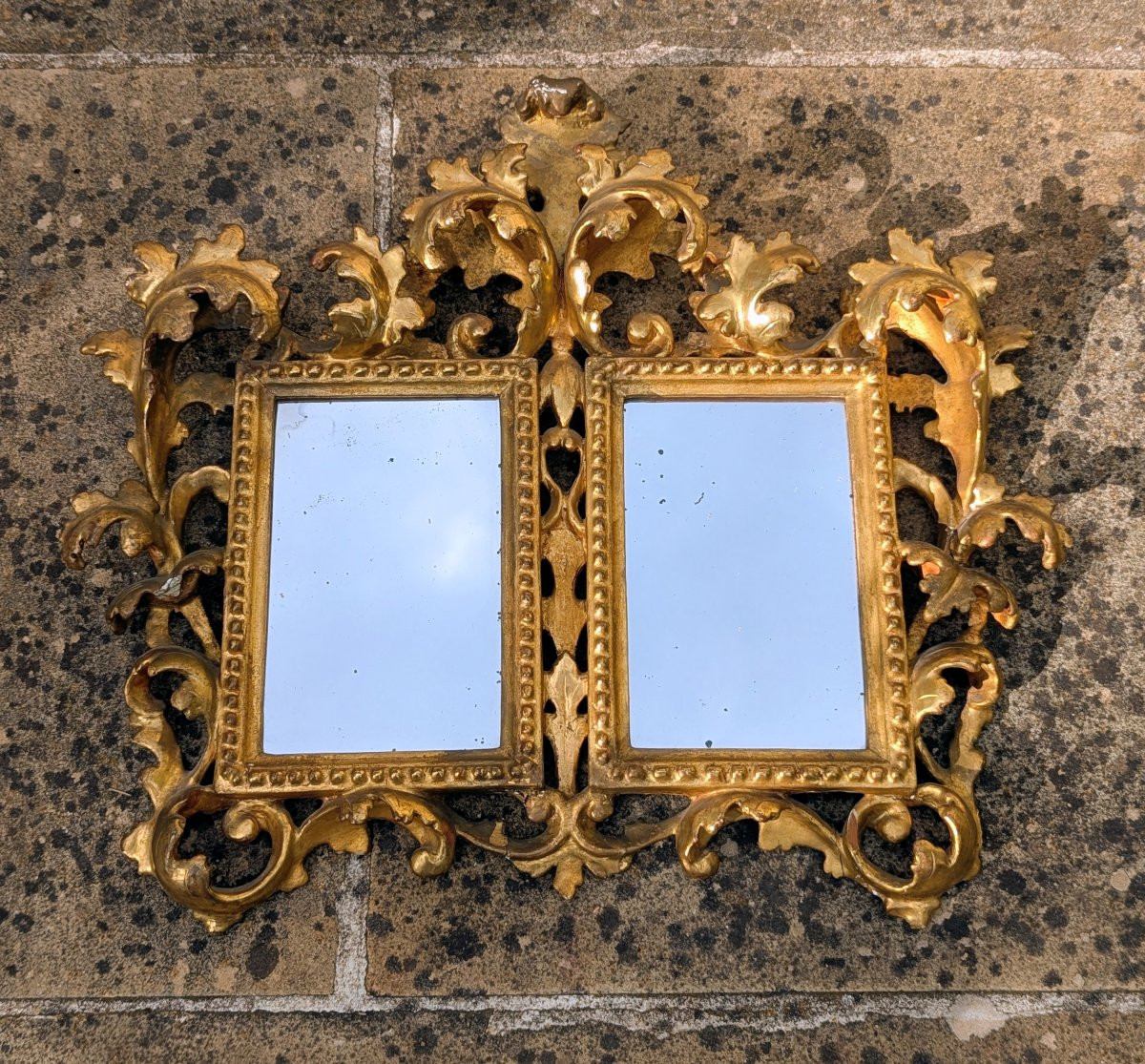 Cadre italien en bois sculpté et doré avec double miroir -photo-6