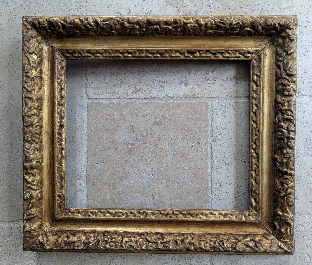 Paire de cadres à clés en bois sculpté et doré -photo-6