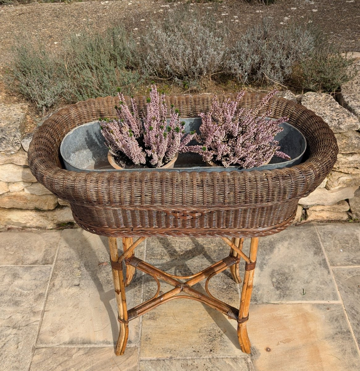 Jardinière sur pieds en rotin et bambou.-photo-2