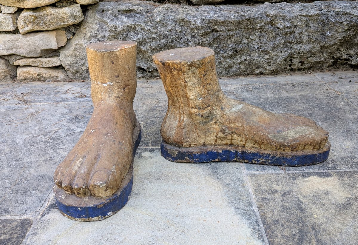 2 importants pieds en bois patinés. Dans l'esprit des ex-voto anatomiques -photo-7