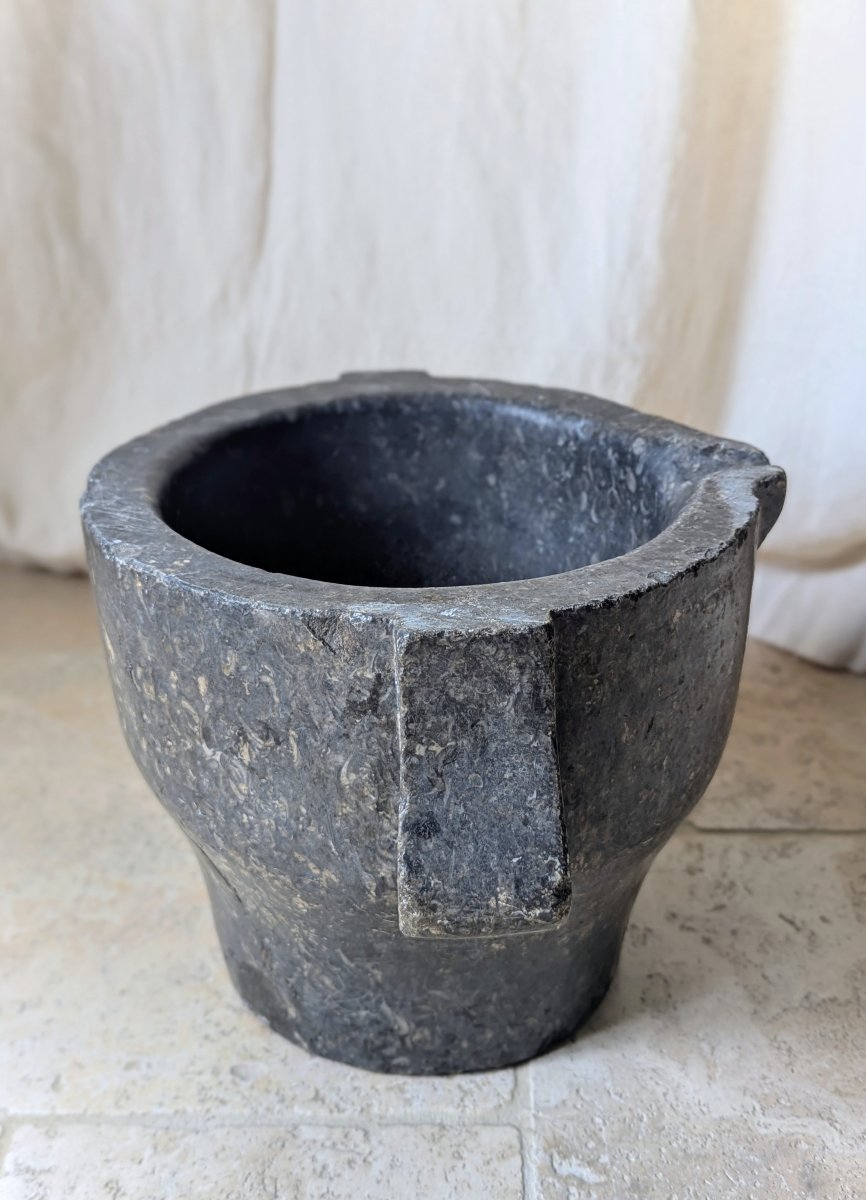 Large Marble Apothecary Mortar. Late 18th Century, Early 19th Century.-photo-1