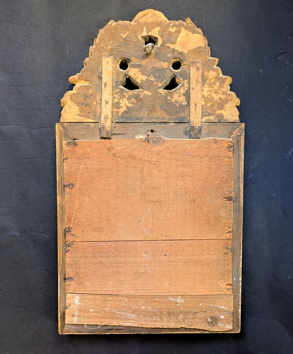 Petit miroir en bois sculpté et doré de style regence.-photo-3