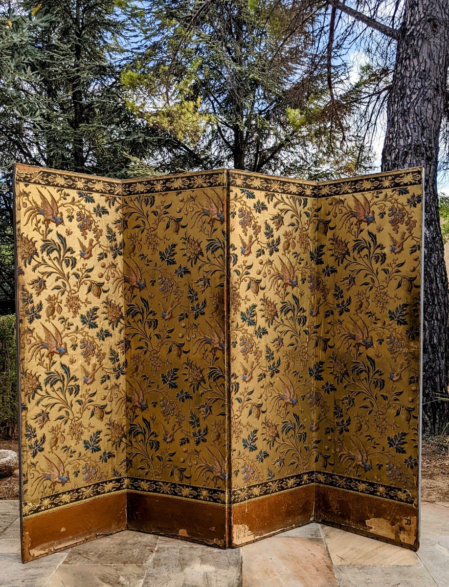 Screen With Floral Decor And Birds