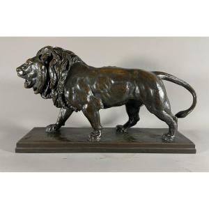 Walking Lion After Al Barye (1795-1875) Bronze Cast Iron Barbedienne.