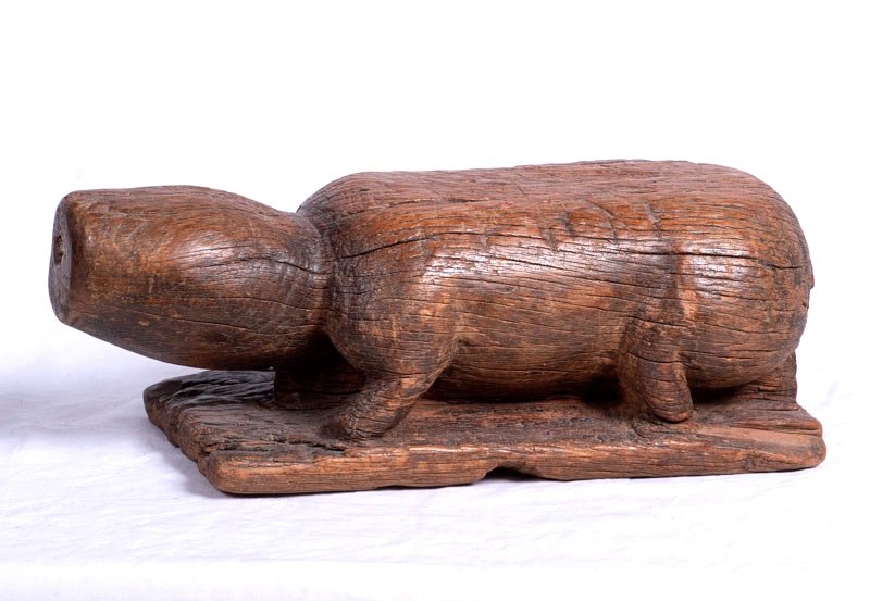 Indonesia, 19th Century - Zoomorphic Or Anthropomorphic Wood Scraper With Beautiful Honey Patina